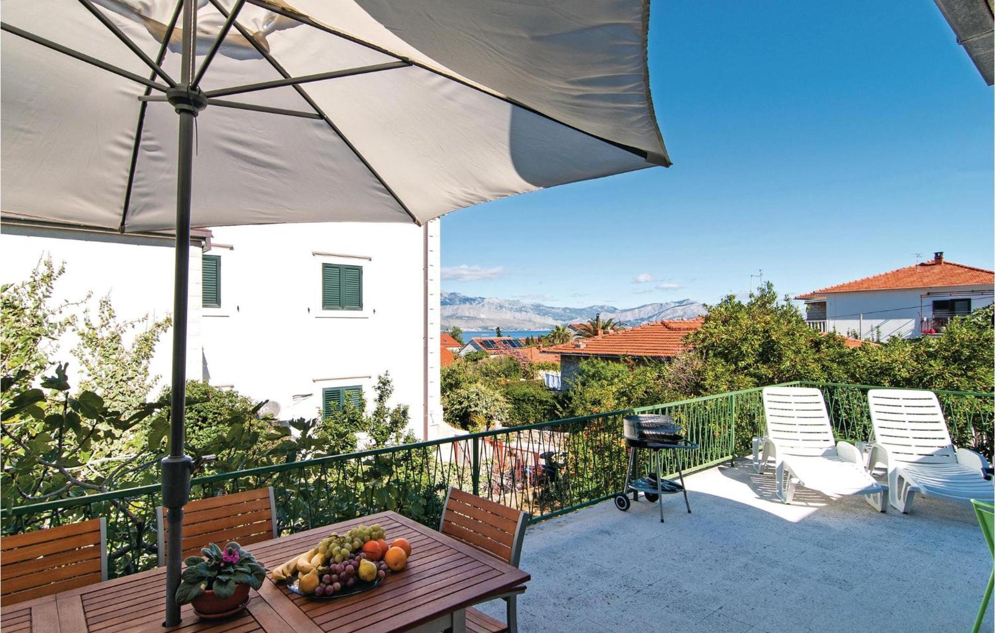 3 Bedroom Cozy Home In Supetar Εξωτερικό φωτογραφία