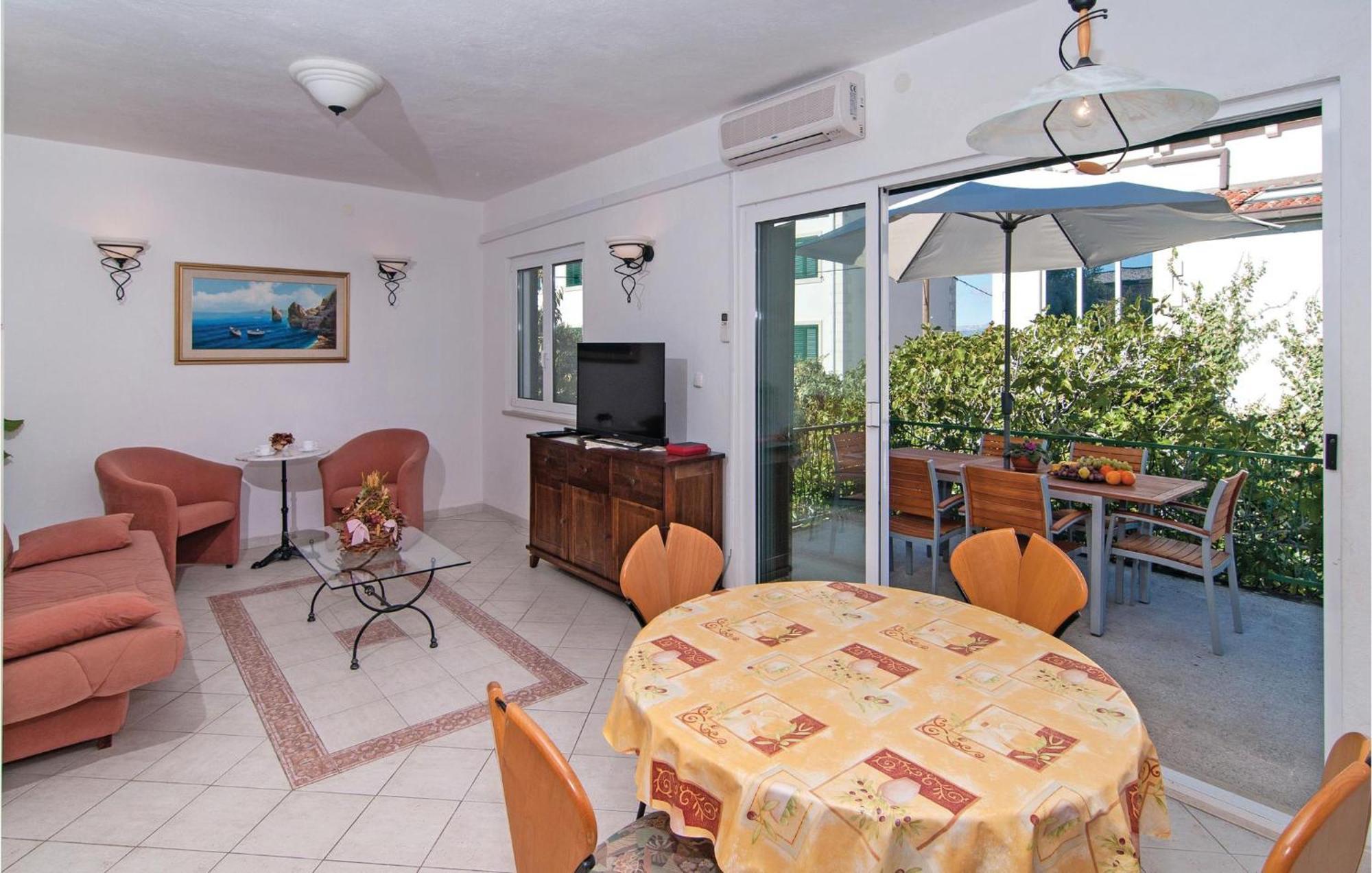 3 Bedroom Cozy Home In Supetar Εξωτερικό φωτογραφία