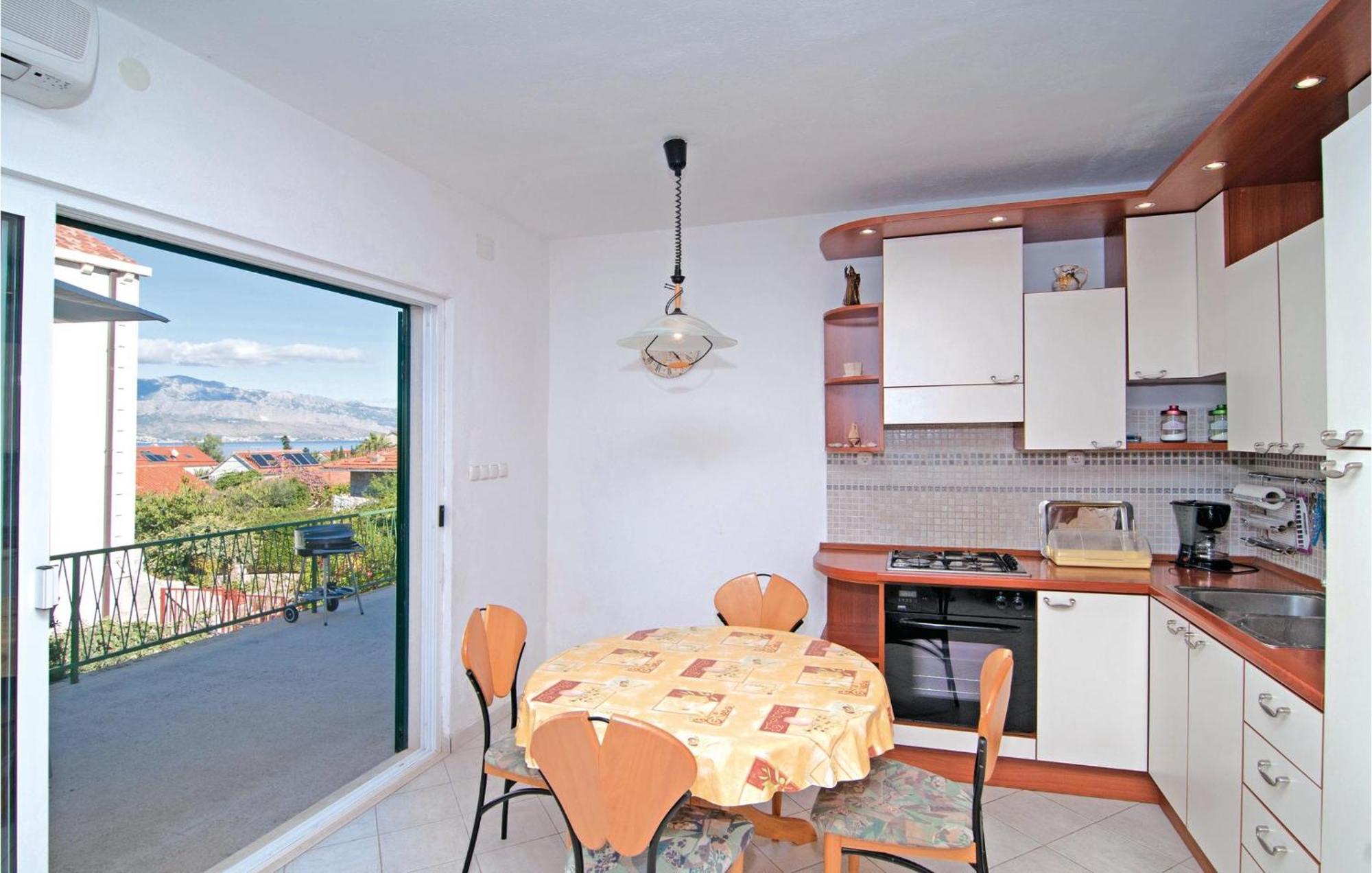 3 Bedroom Cozy Home In Supetar Εξωτερικό φωτογραφία