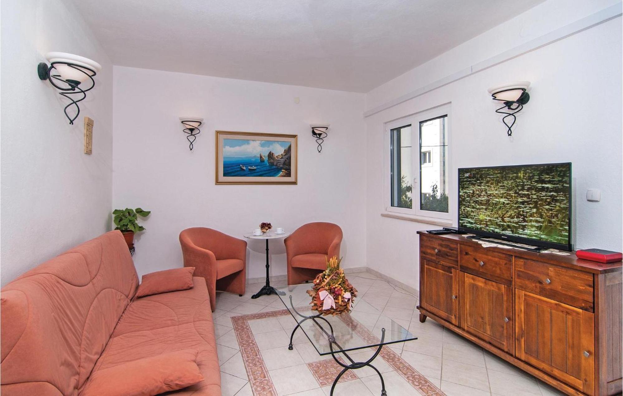 3 Bedroom Cozy Home In Supetar Εξωτερικό φωτογραφία