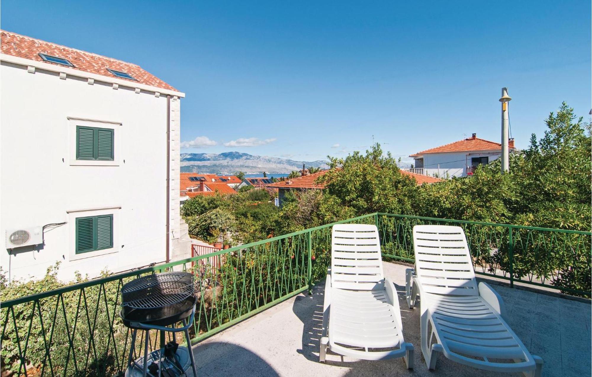 3 Bedroom Cozy Home In Supetar Εξωτερικό φωτογραφία