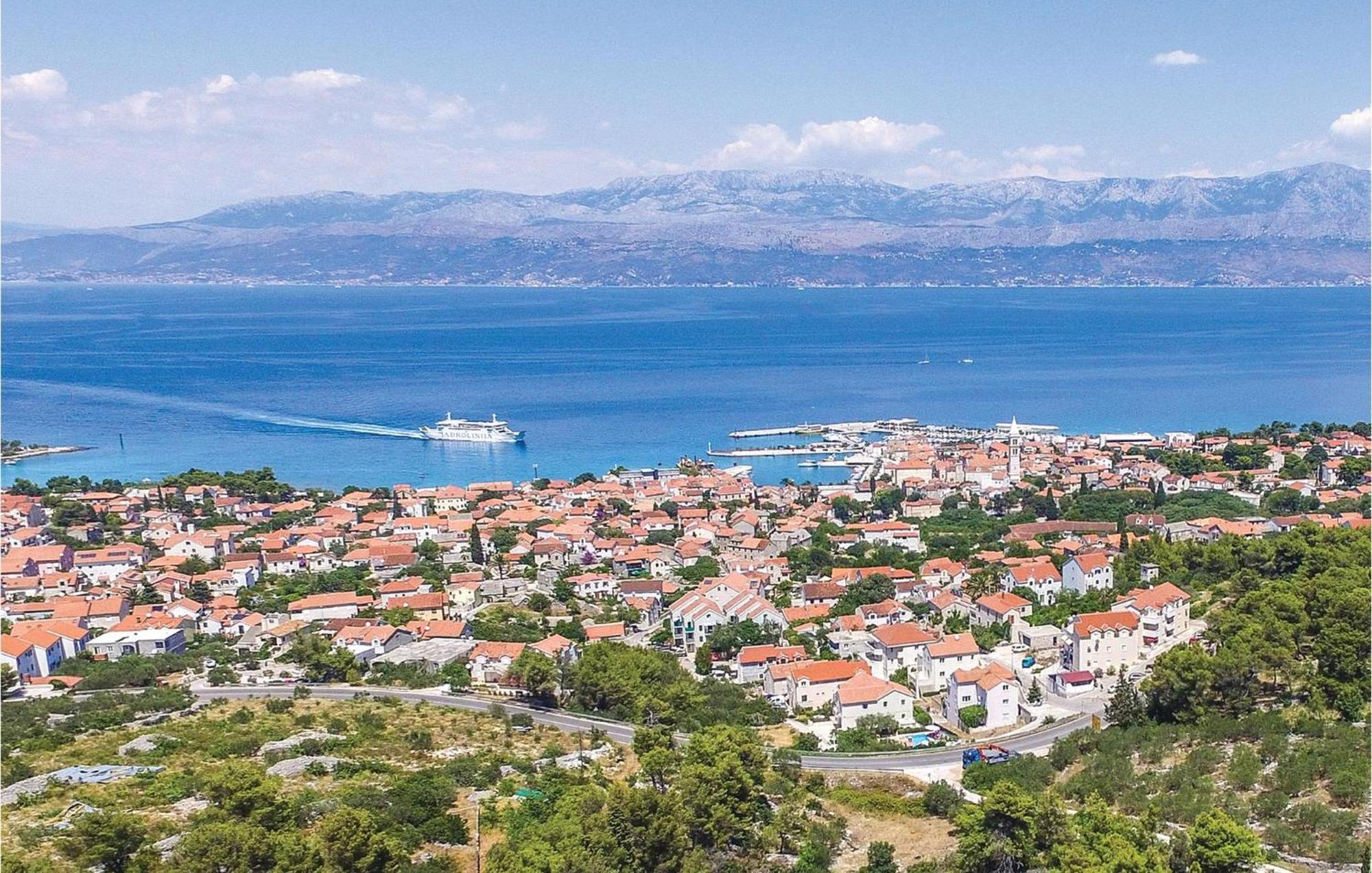 3 Bedroom Cozy Home In Supetar Εξωτερικό φωτογραφία