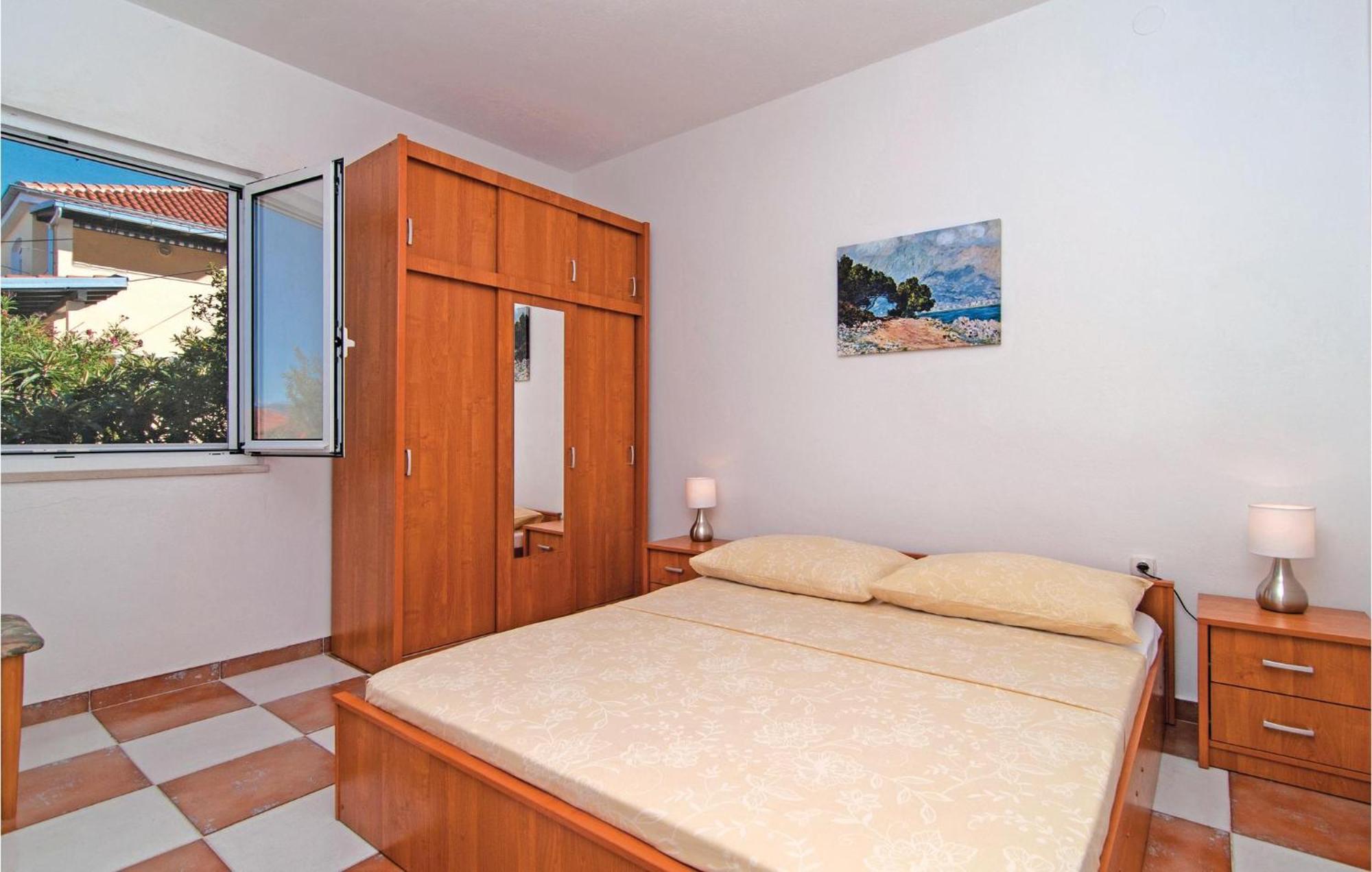 3 Bedroom Cozy Home In Supetar Εξωτερικό φωτογραφία